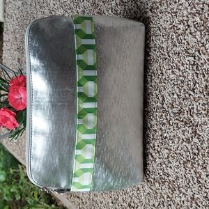 New cosmetic bag